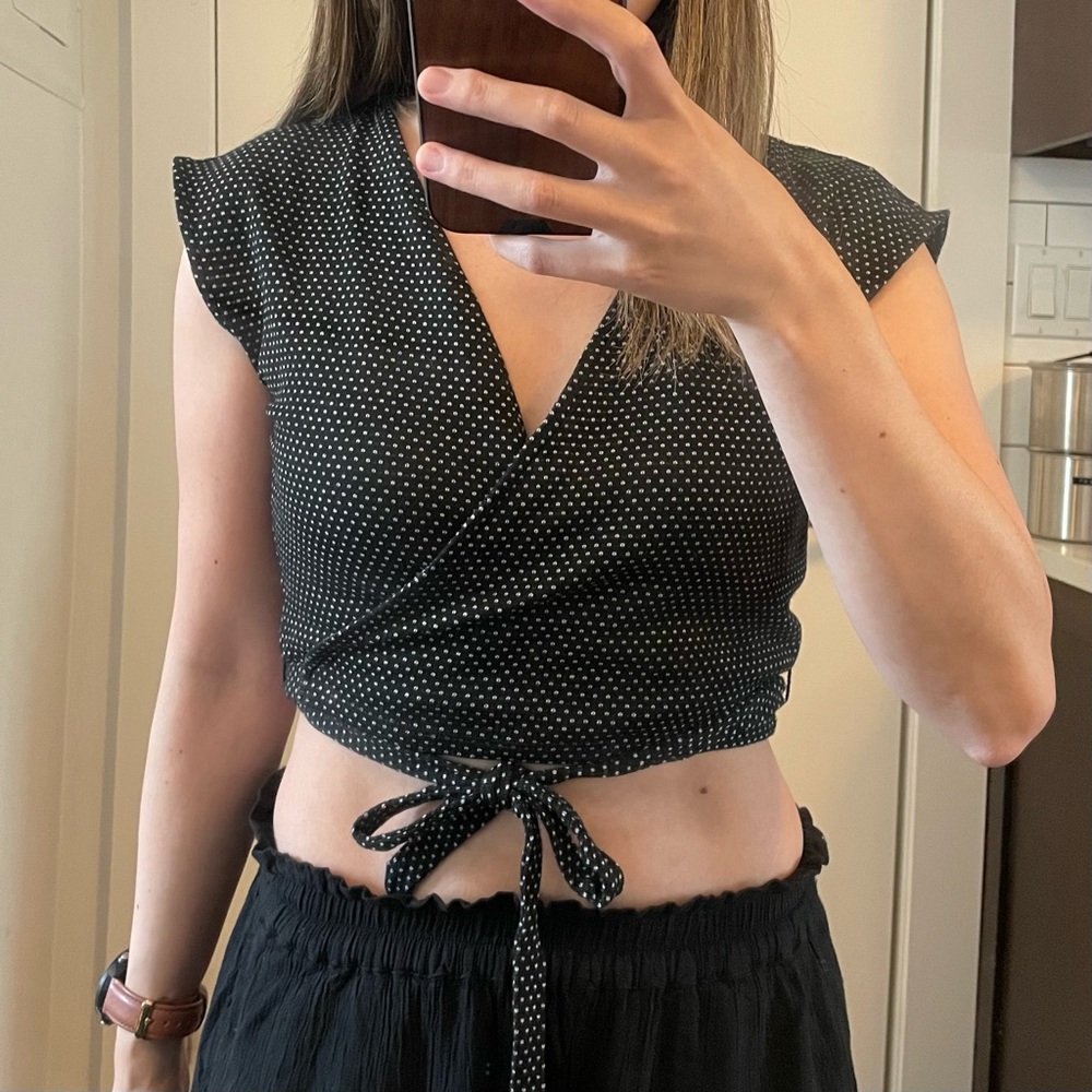 Lou & Grey Pindot Cropped Wrap Top XXS